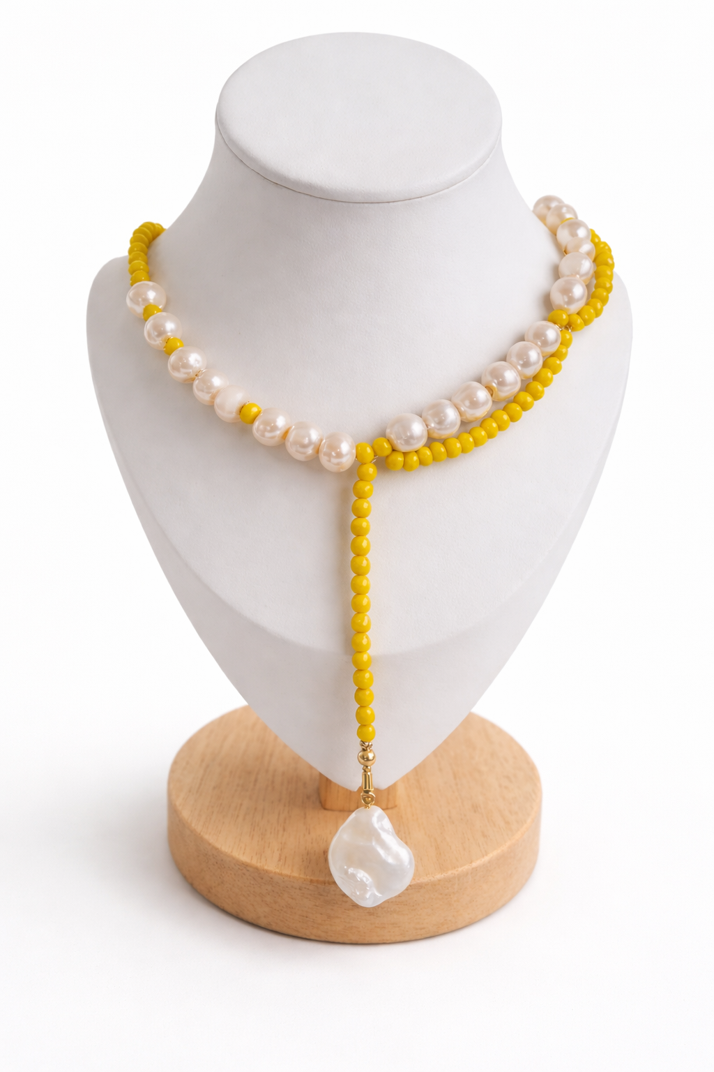 Сollar con Cuentas Amarillas y Perlas